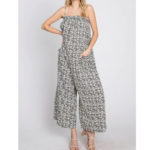 Pinkblush Maternity Floral Smocked Jumpsuit Wide Leg Cropped Relaxed Fit - Picture 9 of 9